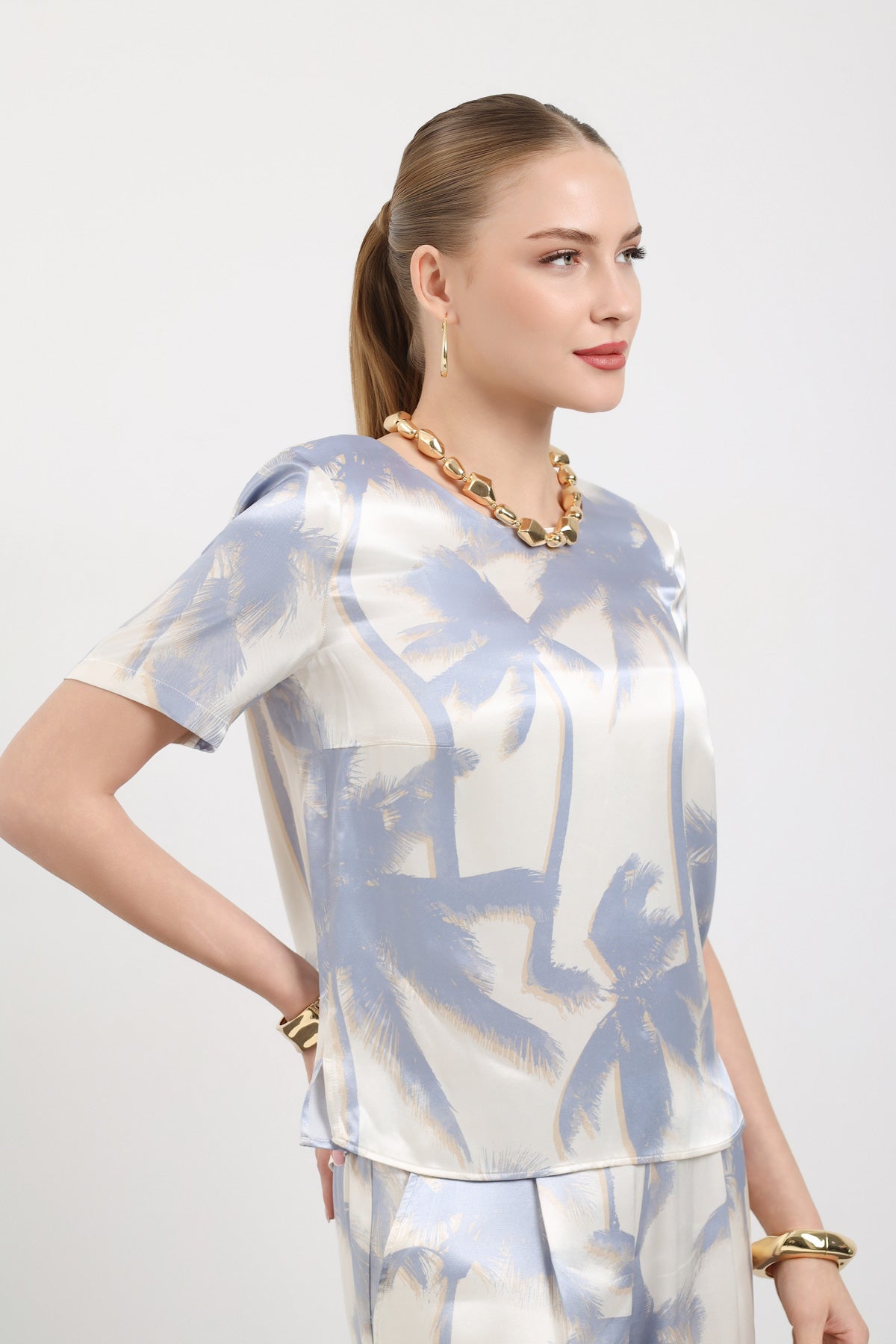 Desenli Kısa Kollu Minimal Bluz