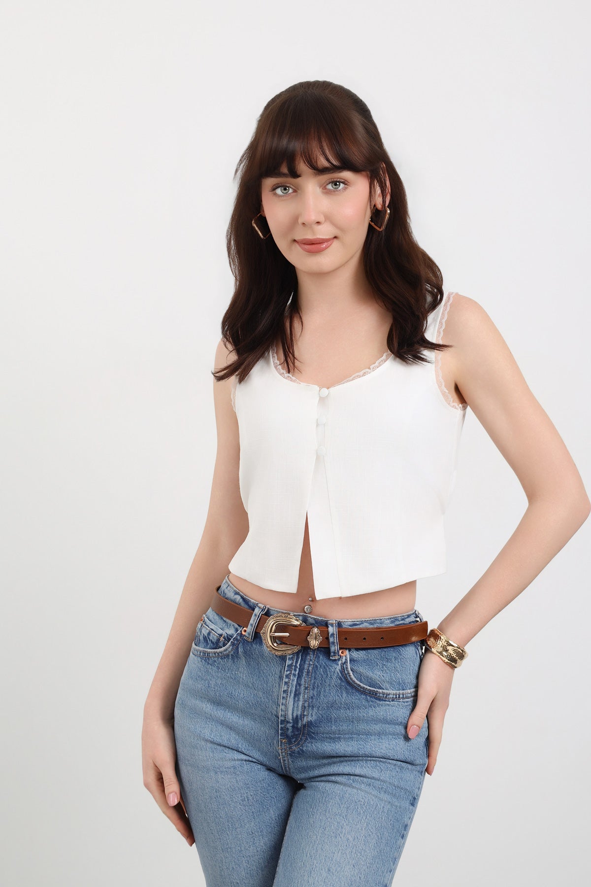 Dantel Detaylı Düğmeli Crop Bluz