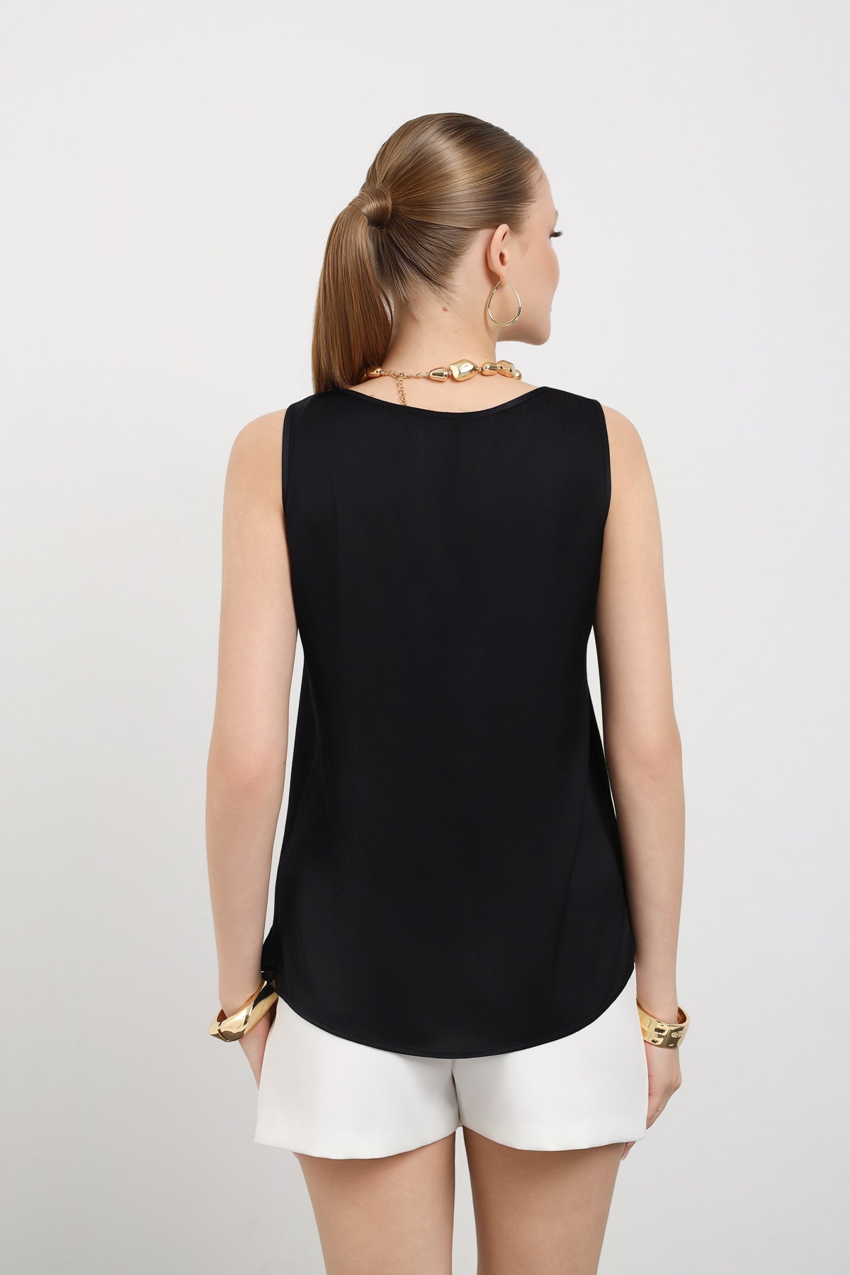 Siyah Askılı Minimal Bluz