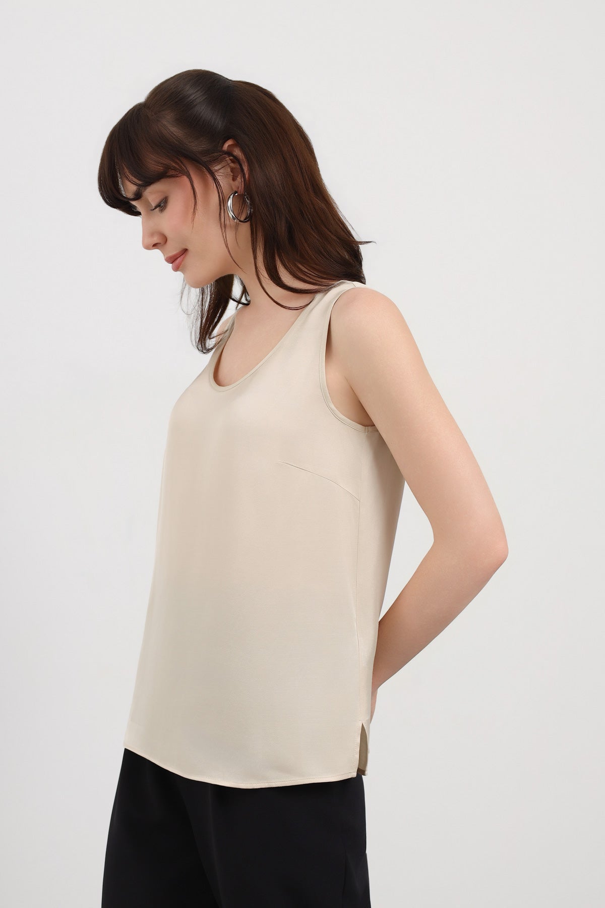 Bej Askılı Minimal Bluz