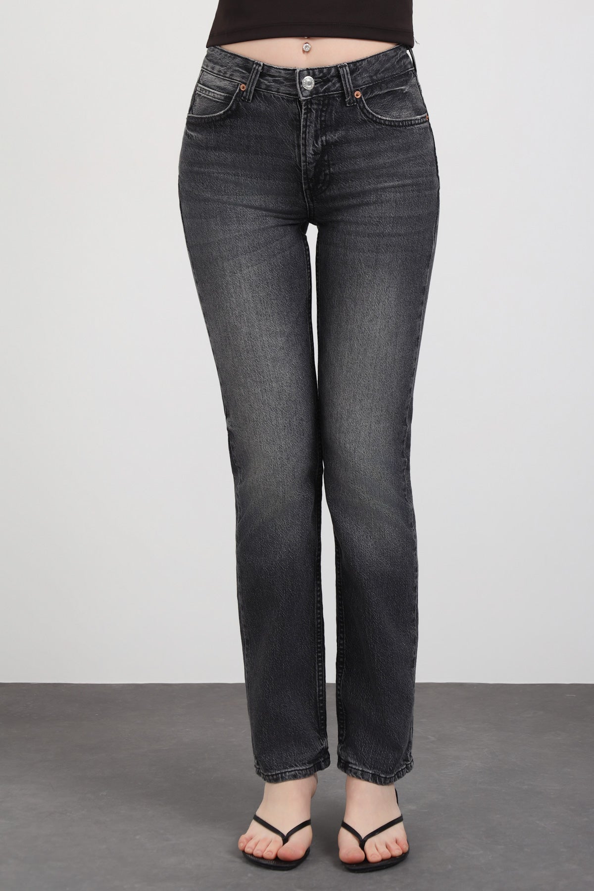 Siyah Yıkamalı Yüksek Bel Straight Fit Jean Pantolon