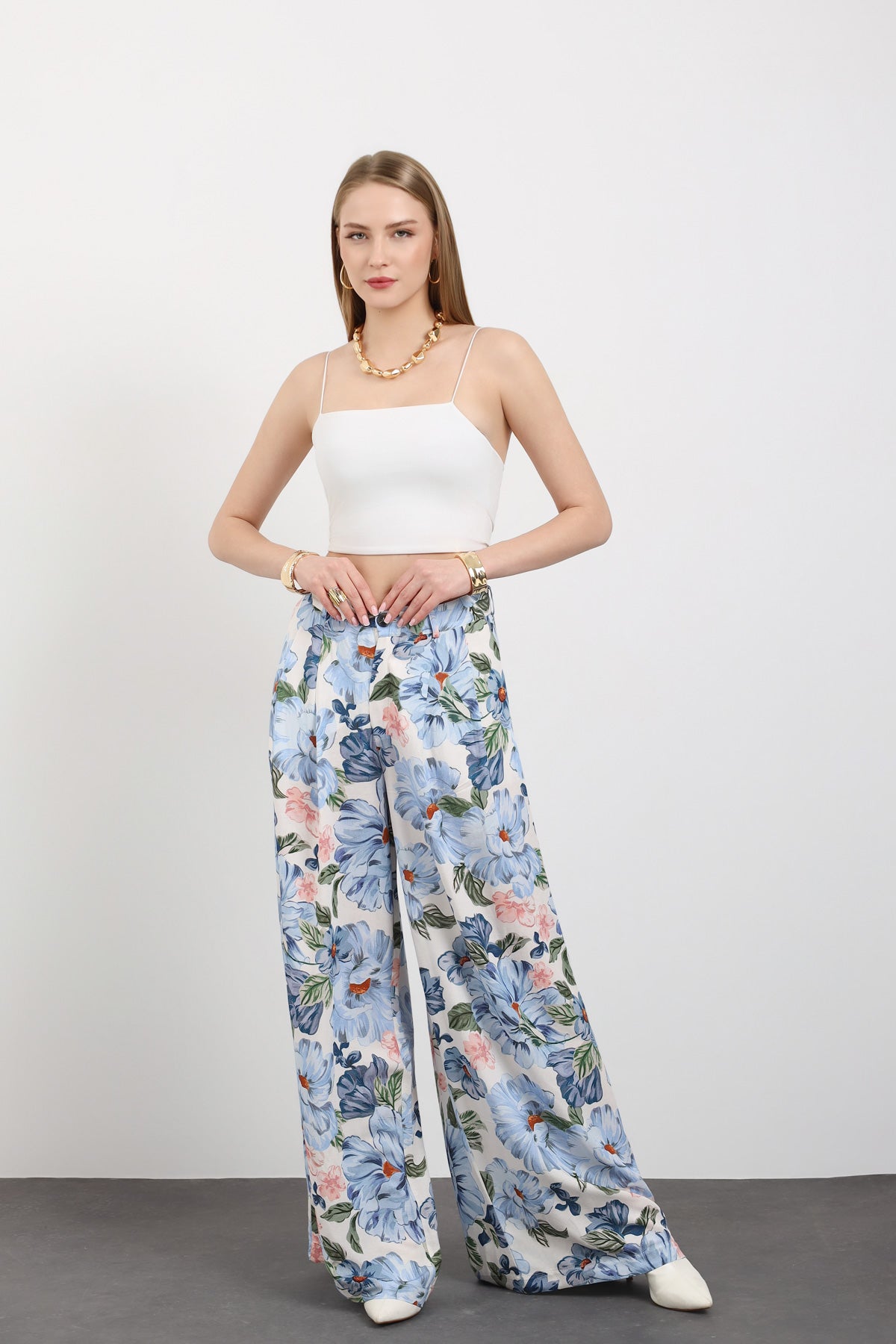 Çiçek Desenli Bol Paça Pantolon