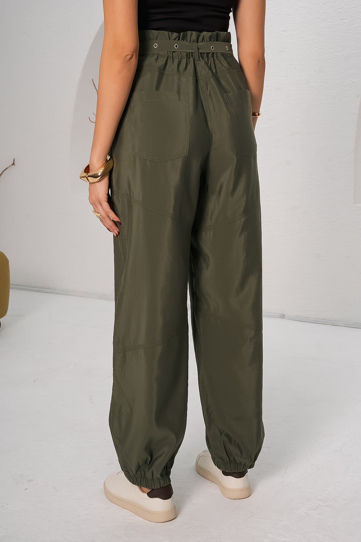 Haki Kemer Detaylı Bol Paça Pantolon