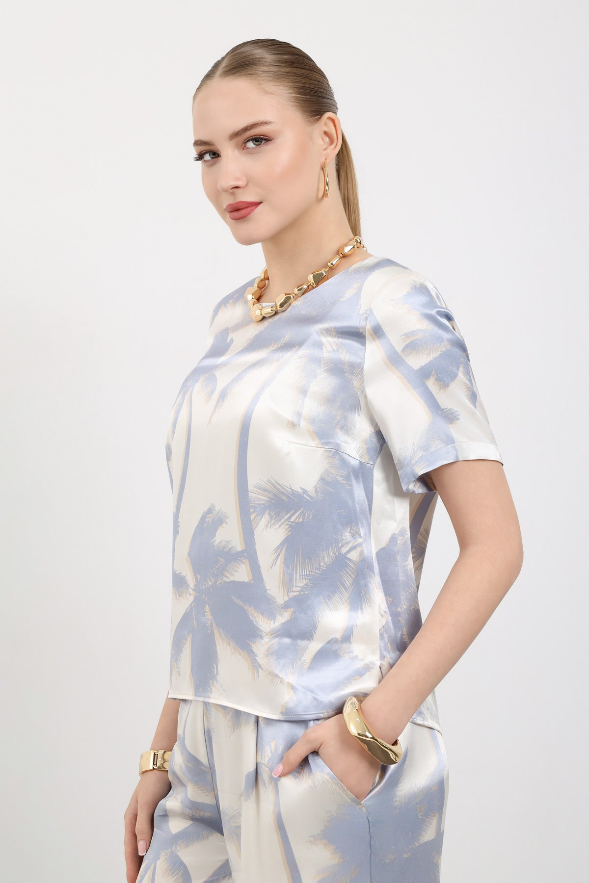 Desenli Kısa Kollu Minimal Bluz
