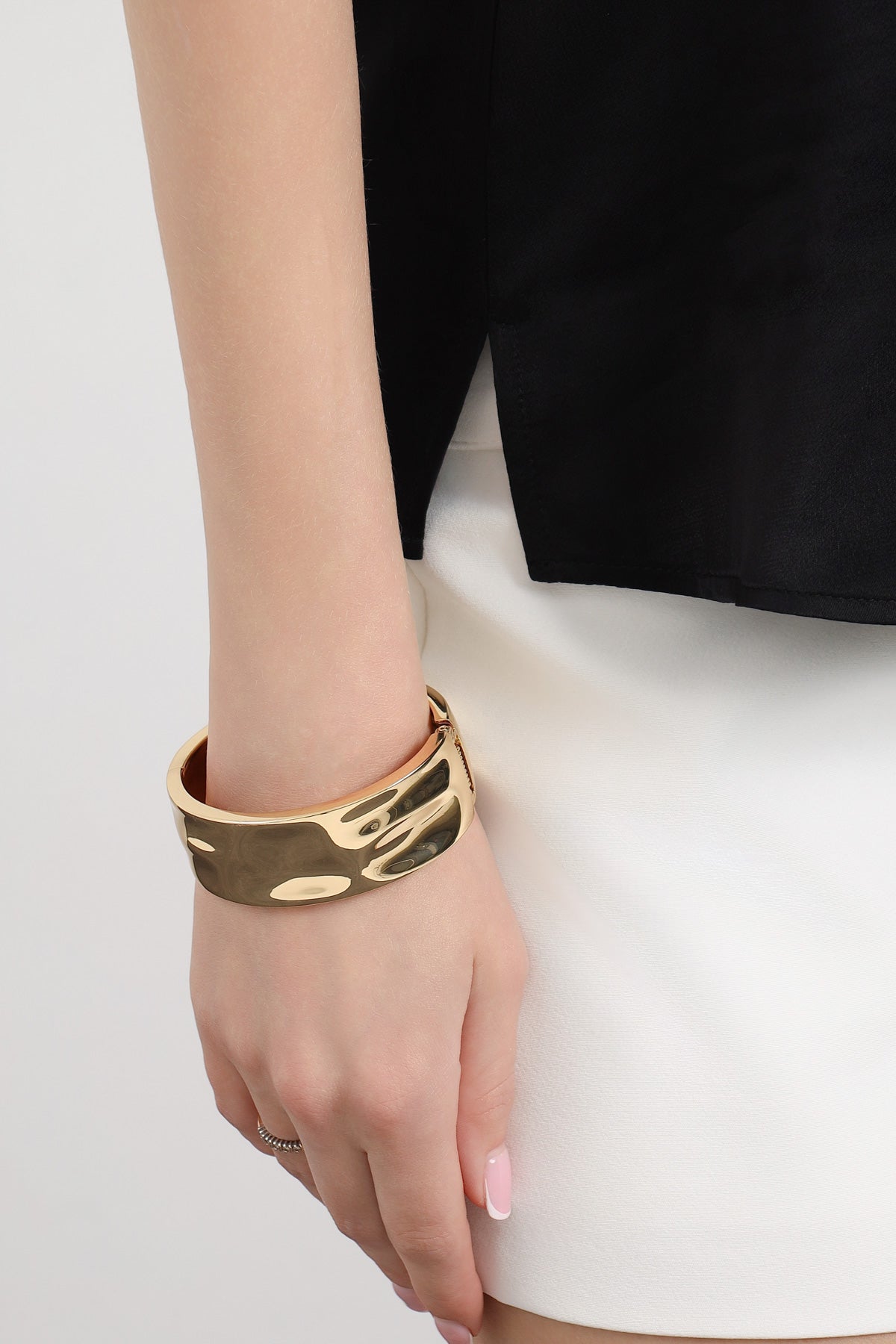 Siyah Askılı Minimal Bluz