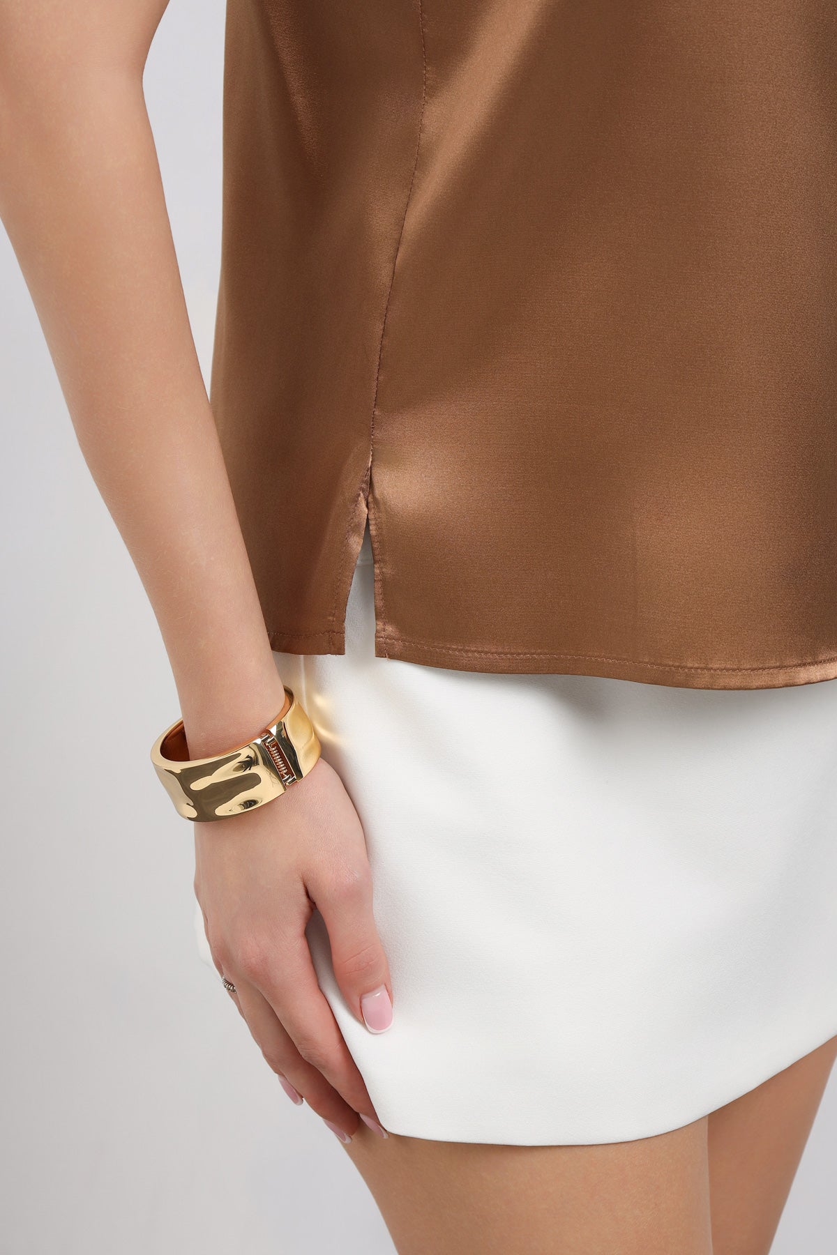 Camel Dantel Detaylı Saten Görünümlü Bluz