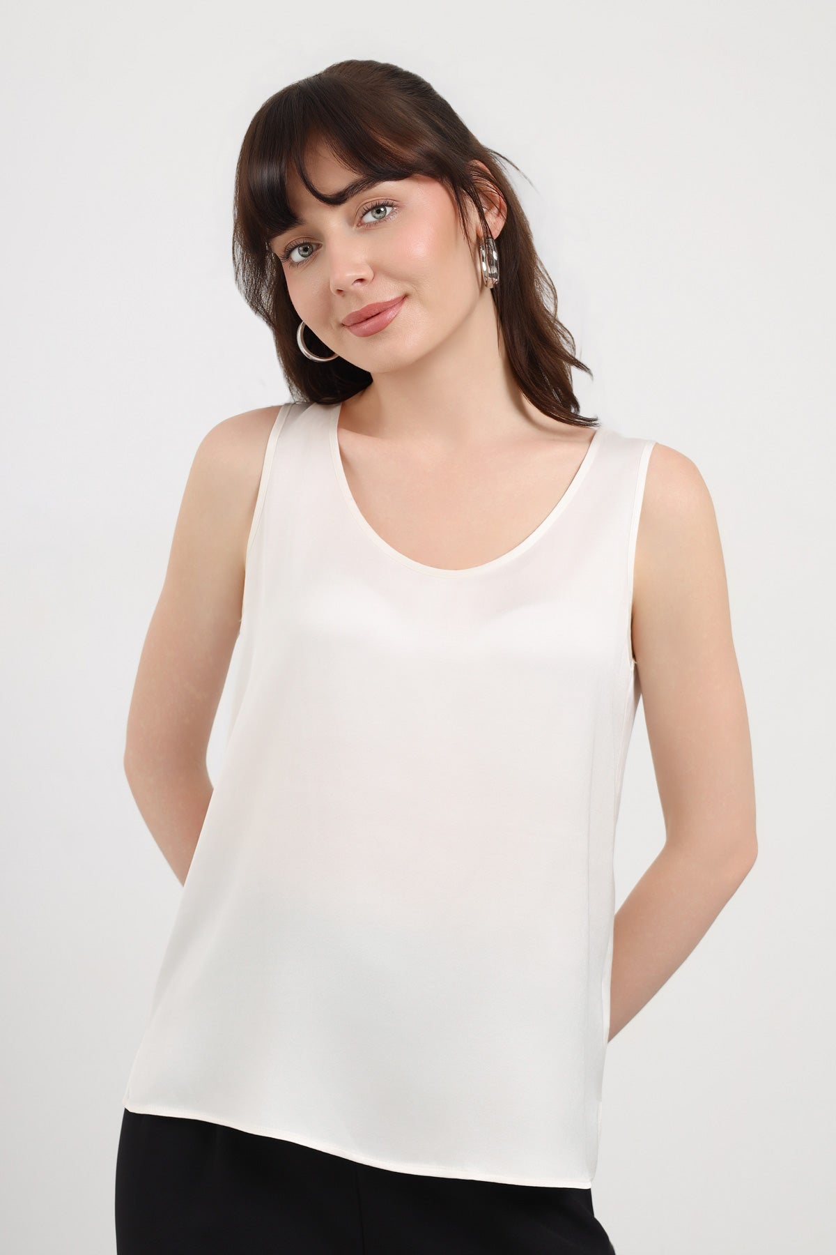 Beyaz Askılı Minimal Bluz