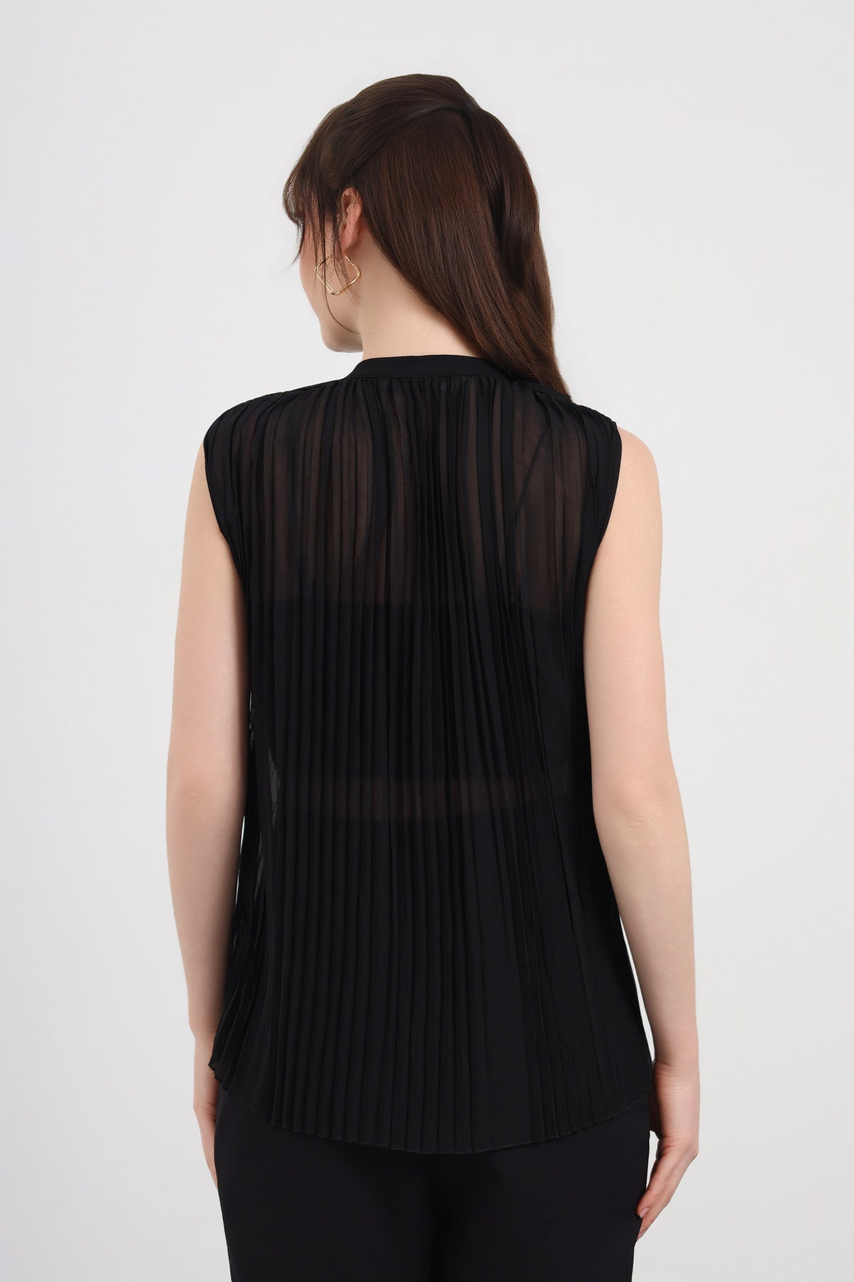 Plise Detaylı Kolsuz Kadın Gömlek