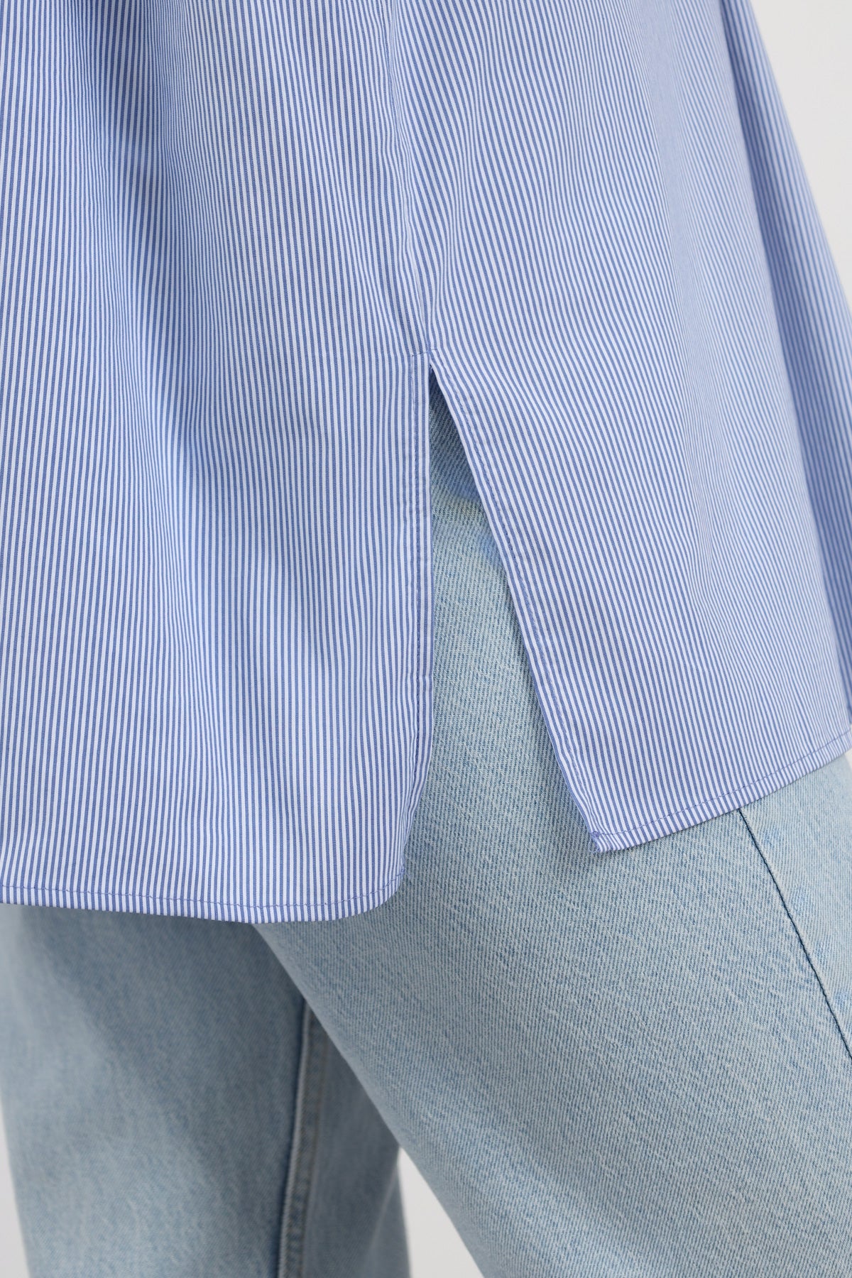 Cep Detaylı Çizgili Oversize Kadın Gömlek