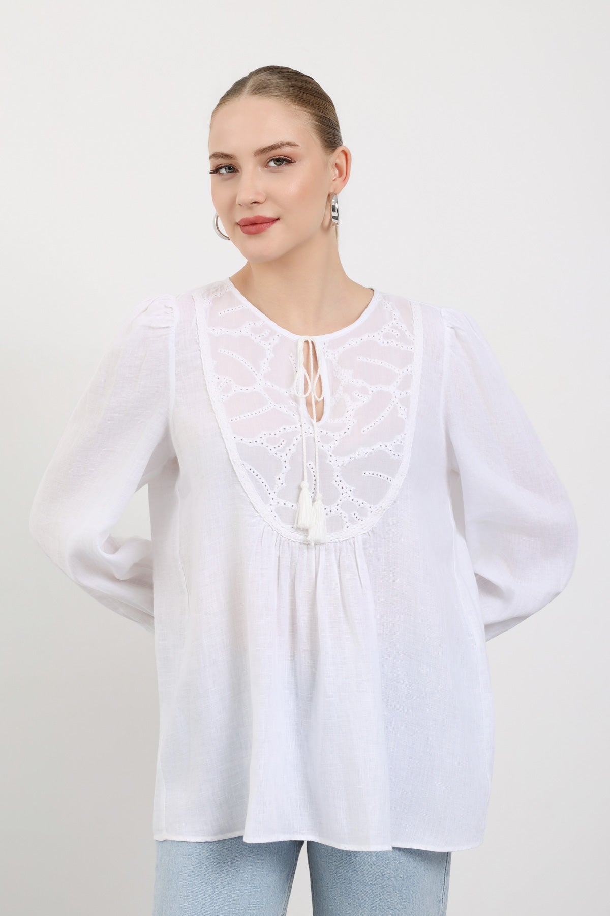 Beyaz İşleme Detaylı Bohem Bluz