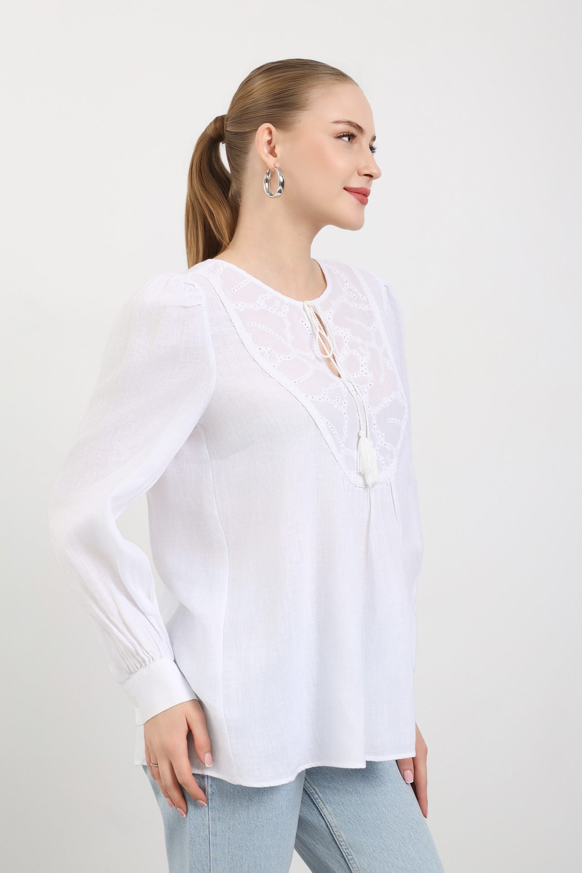 Beyaz İşleme Detaylı Bohem Bluz