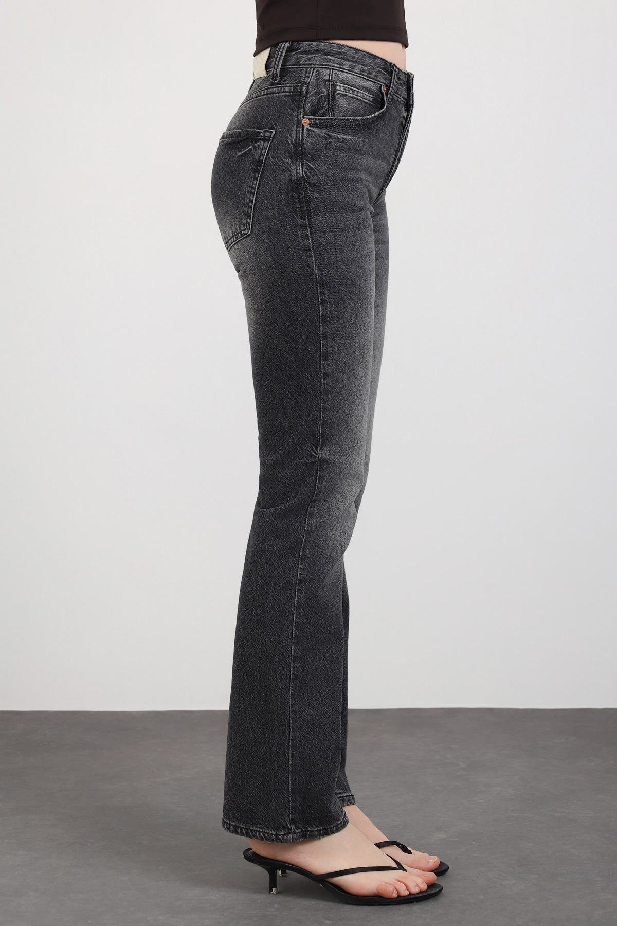 Siyah Yıkamalı Yüksek Bel Straight Fit Jean Pantolon