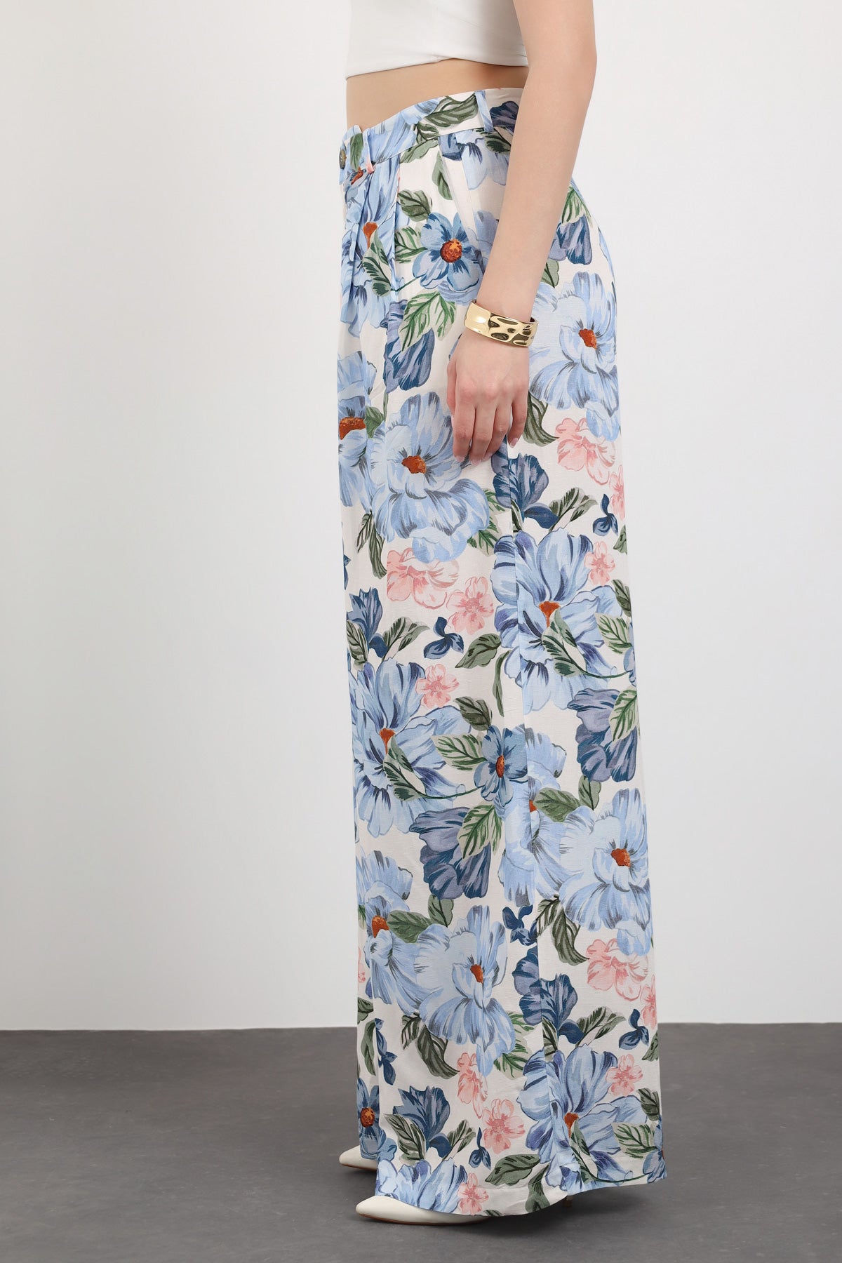 Çiçek Desenli Bol Paça Pantolon