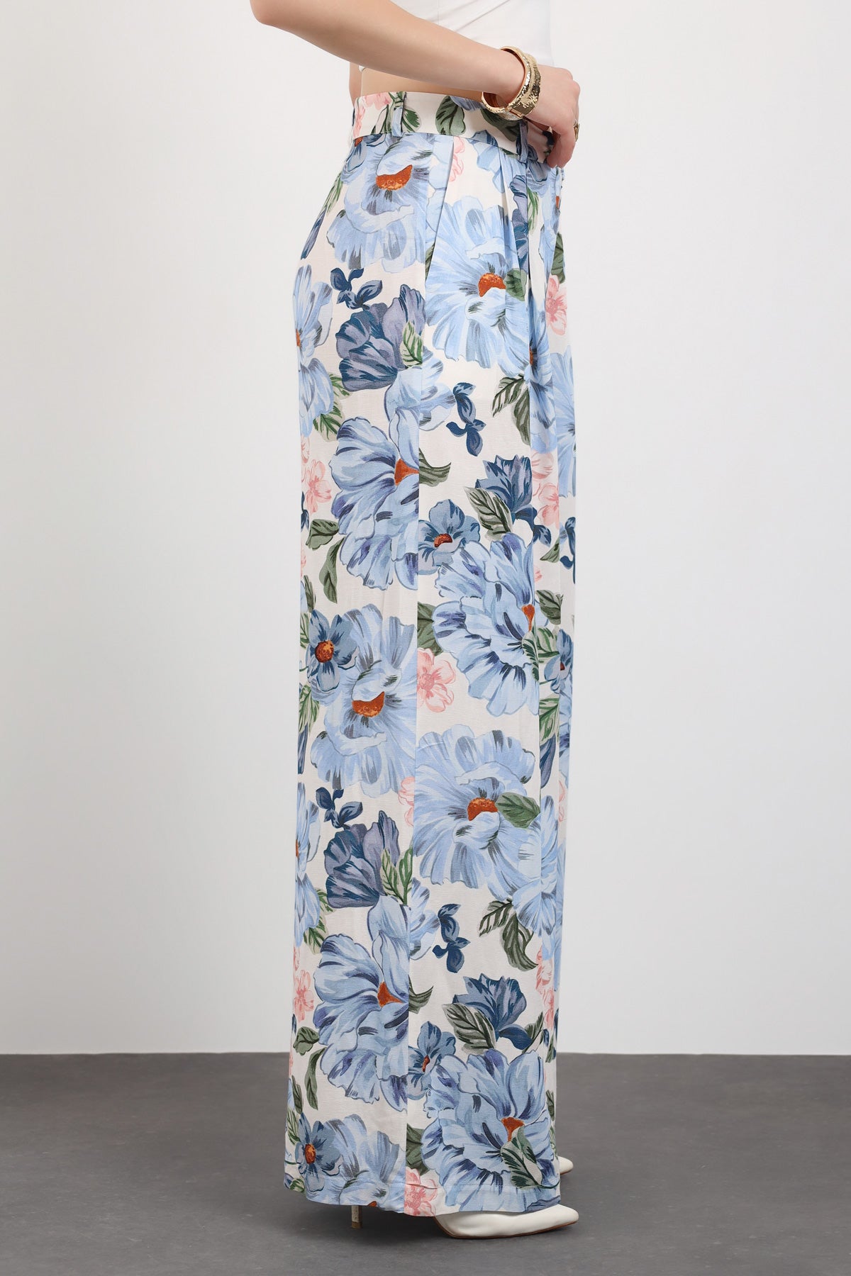 Çiçek Desenli Bol Paça Pantolon